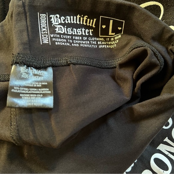 ***SOLD***Bundle Beautiful Disaster - Picture 4 of 5